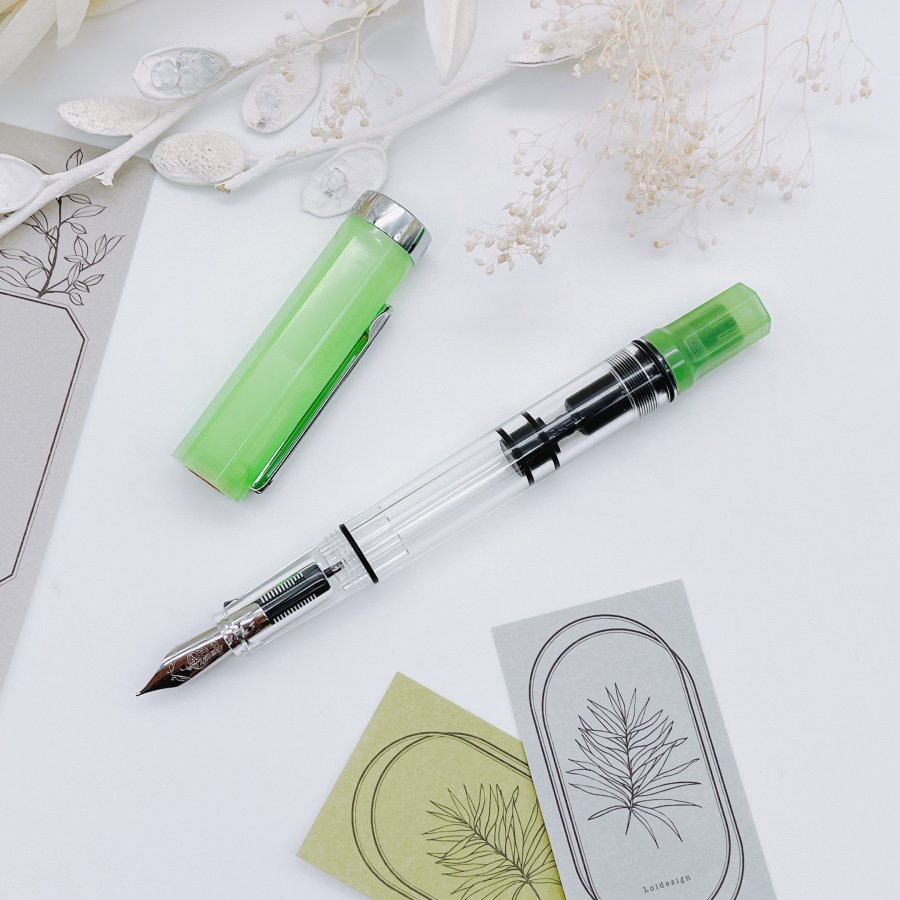 TWSBI ECO Glow Green（ツイスビー エコ グローグリーン）